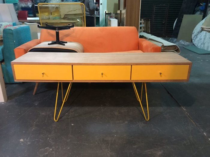 Rack de TV Amarillo