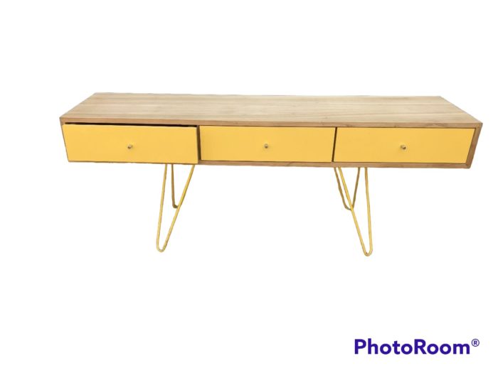 Mueble de tv Amarillo